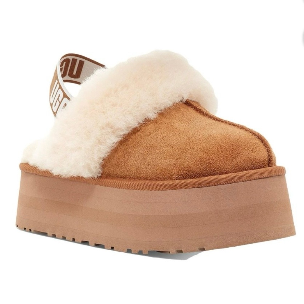 UGG Women's Funkette in Chestnut